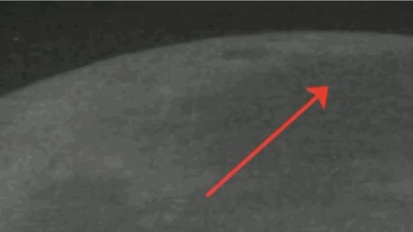 Light in lunar darkness